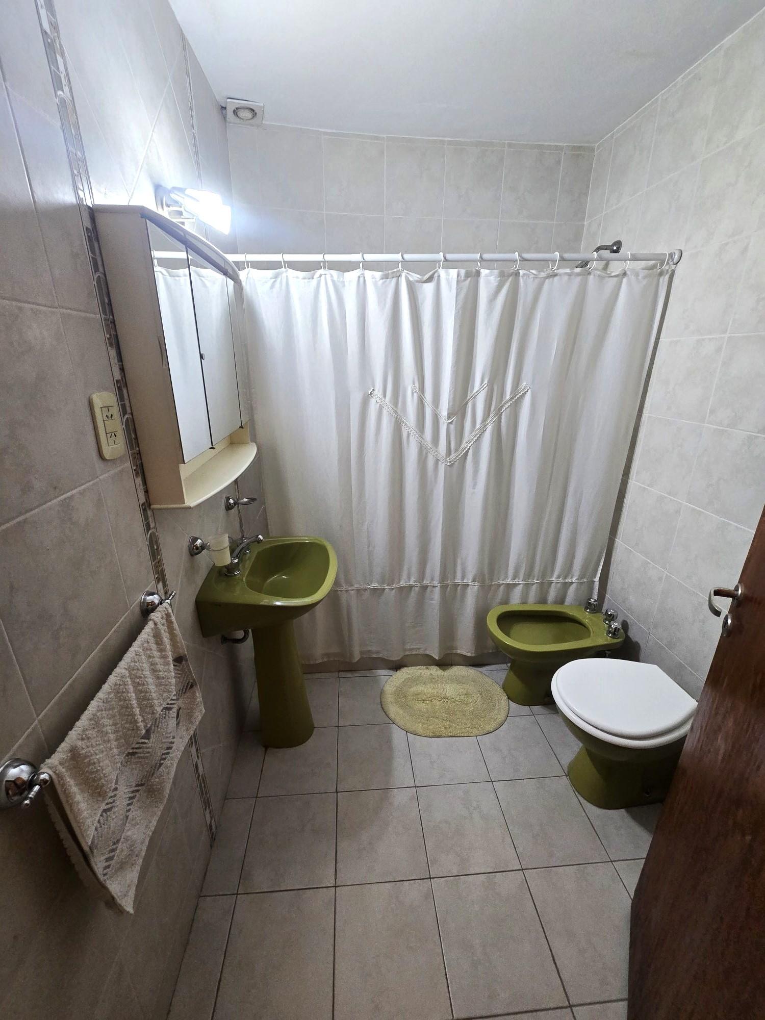 3 Habitaciones,Cocina,Living,Comedor,2 Baños,Garage,Patio,Lavadero,