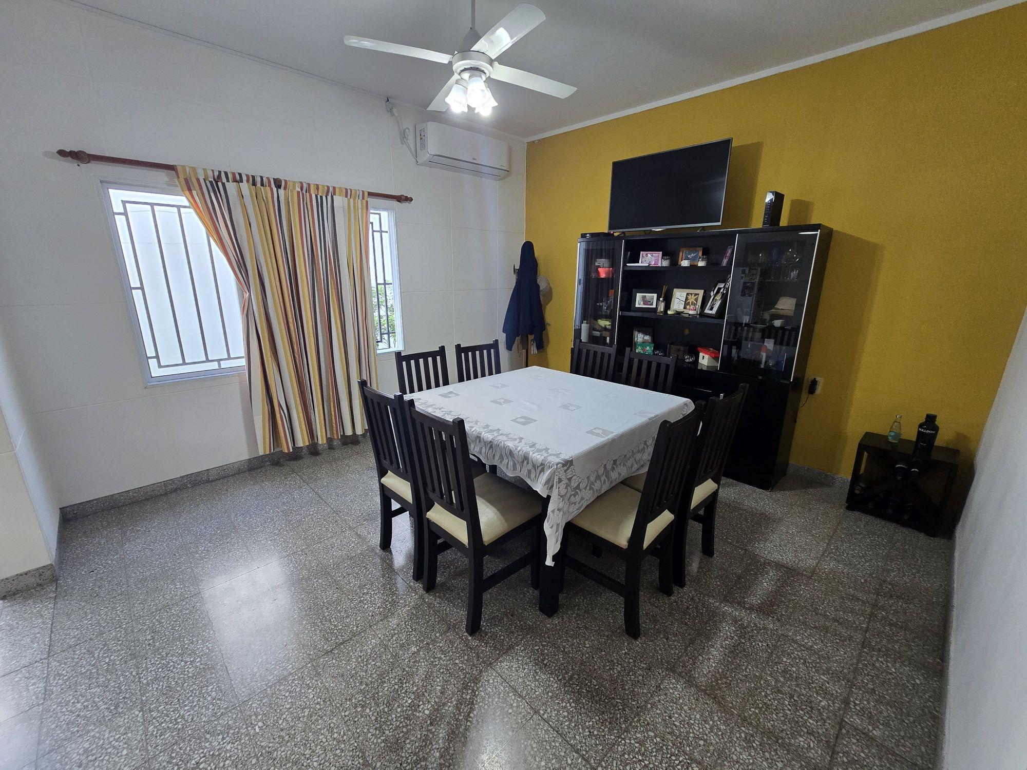 3 Habitaciones,Cocina,Living,Comedor,2 Baños,Garage,Patio,Lavadero,