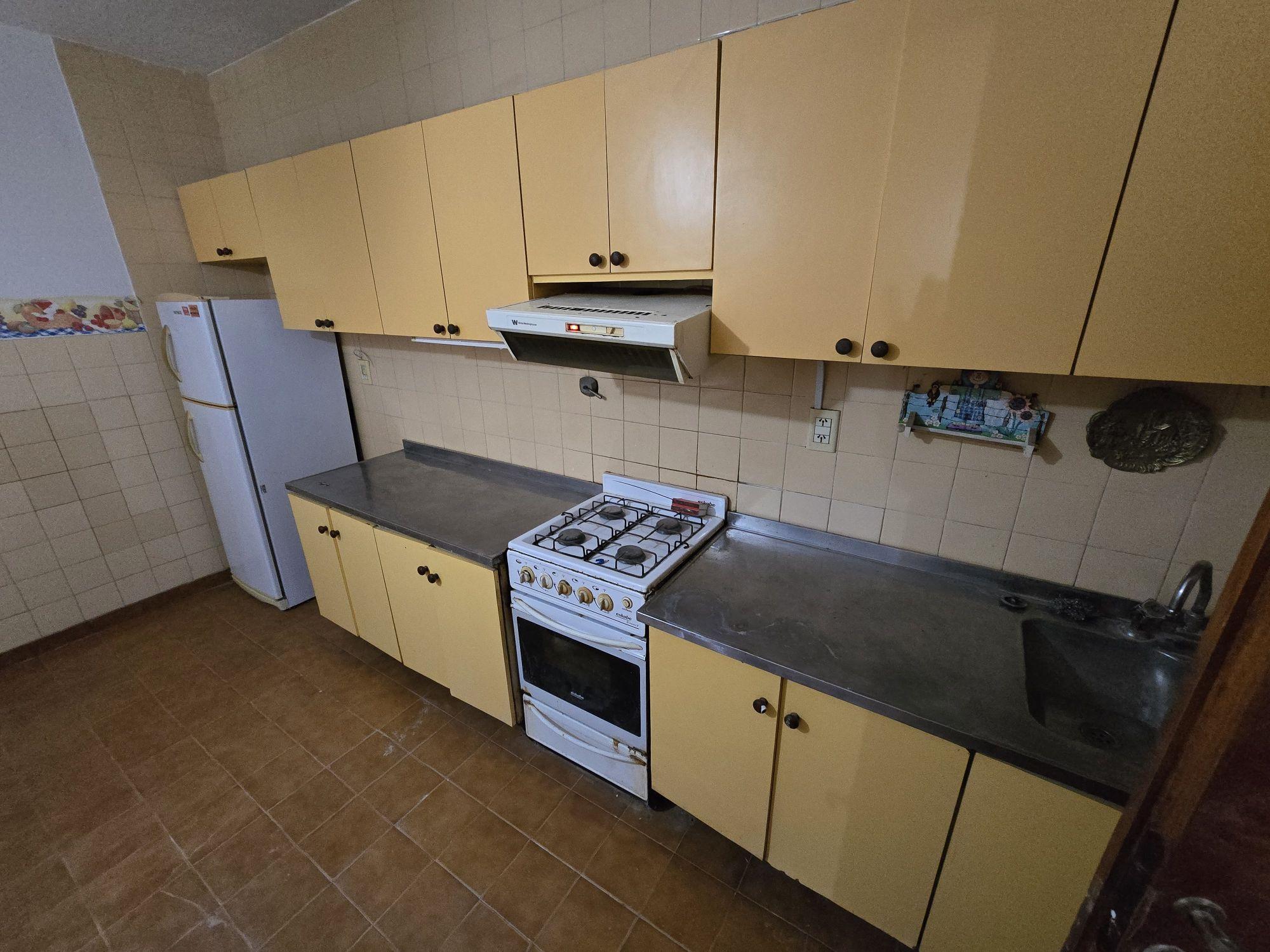 4 Habitaciones,Cocina,Living,Comedor,2 Baños,Garage,Terraza,
