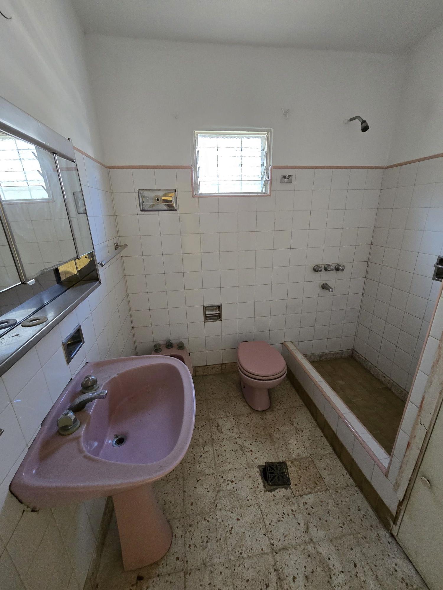 2 Habitaciones,Cocina,Comedor,Baño,Patio,Lavadero,