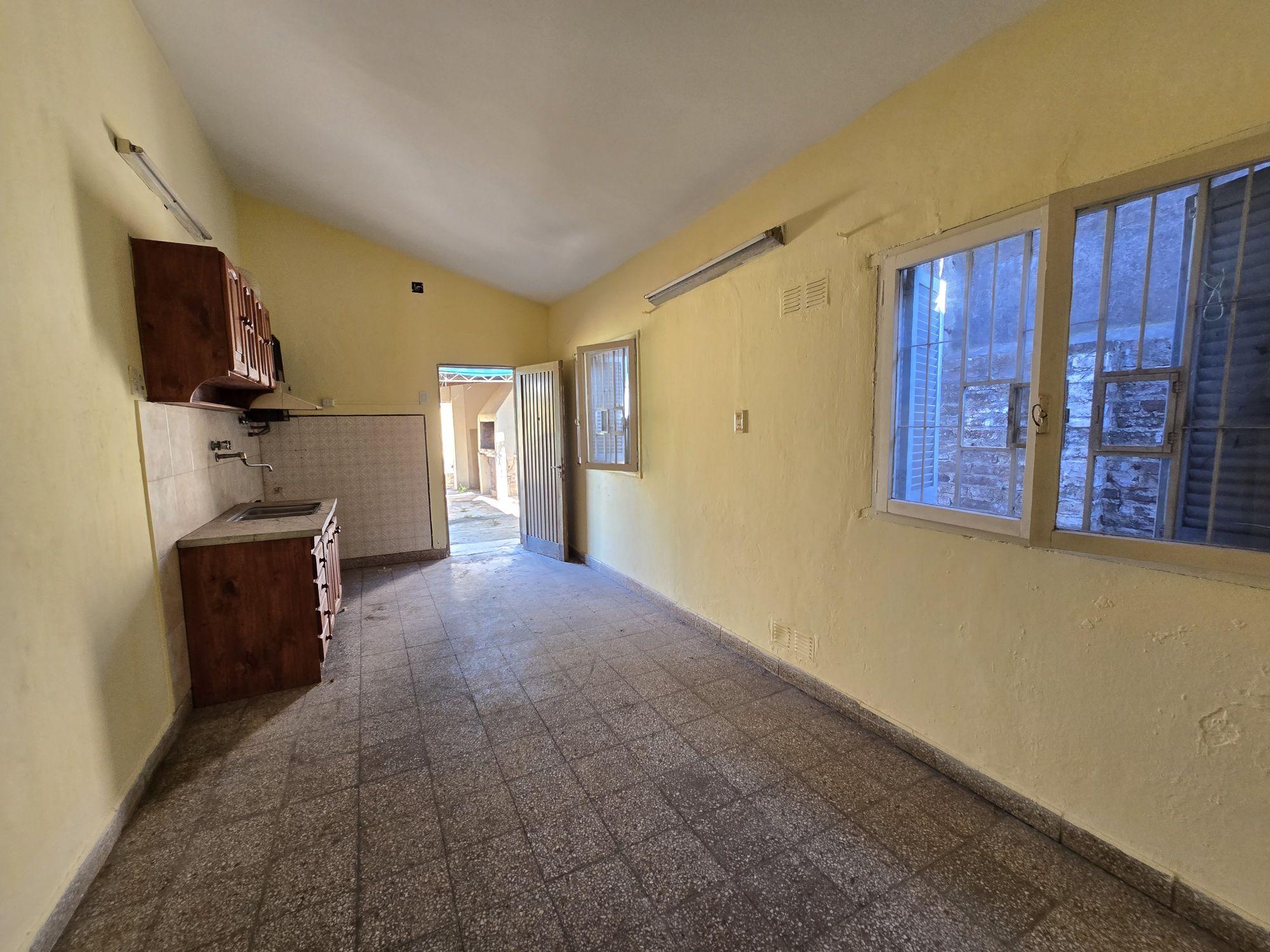 2 Habitaciones,Cocina,Comedor,Baño,Patio,Lavadero,