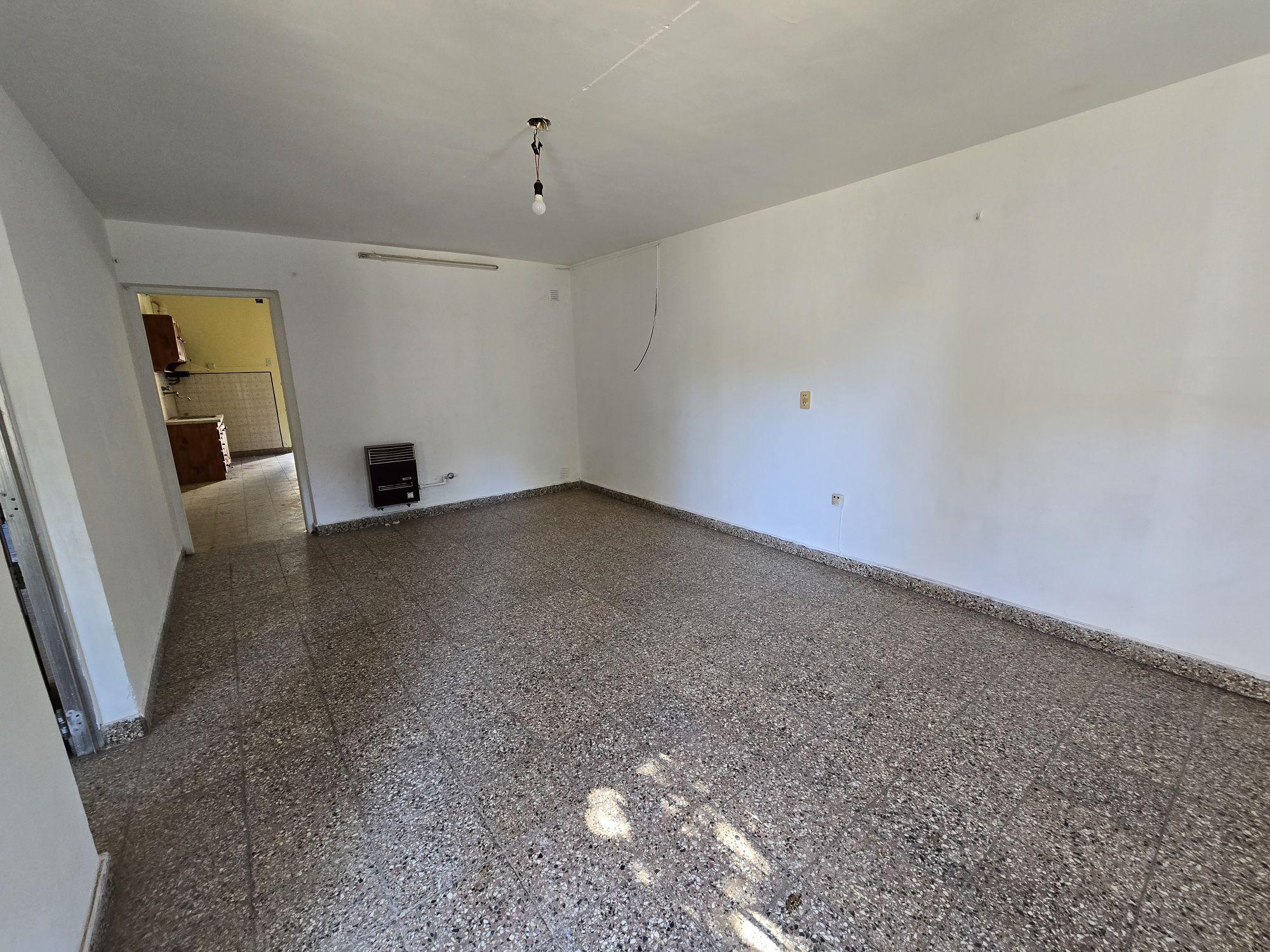 2 Habitaciones,Cocina,Comedor,Baño,Patio,Lavadero,