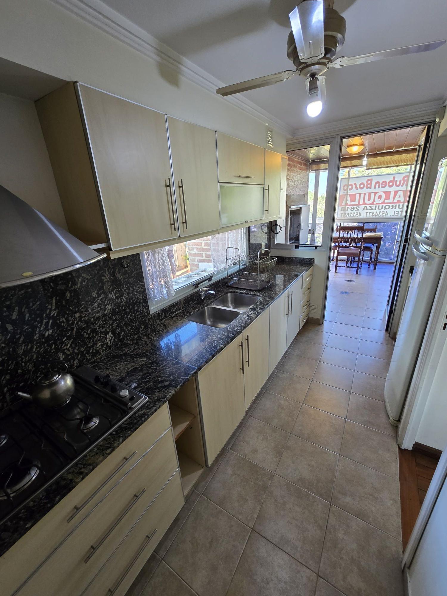 3 Habitaciones,Cocina,Living,Comedor,3 Baños,Garage,Terraza,Lavadero,