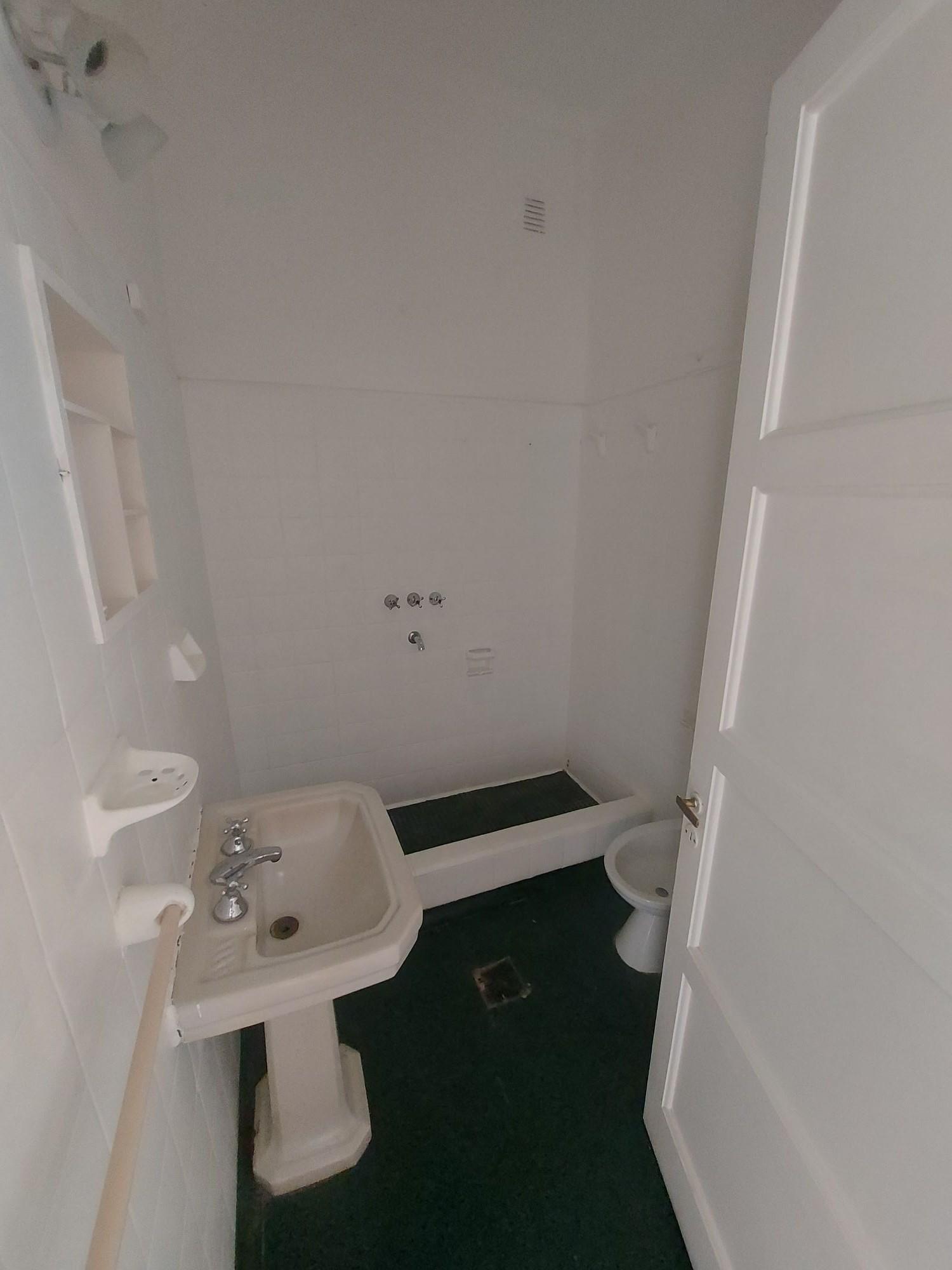 2 Habitaciones,Cocina,Living,Comedor,Baño,Patio,Lavadero,